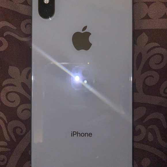 Apple IPhone X - Picture 1 of 11